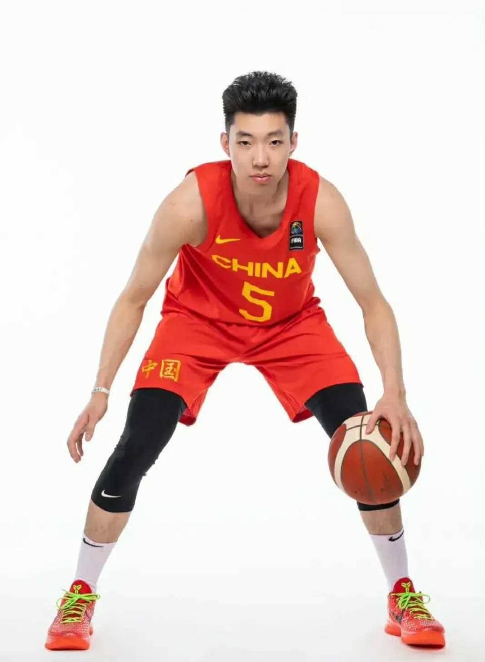 关于篮球训练营举行，新星崭露头角的信息