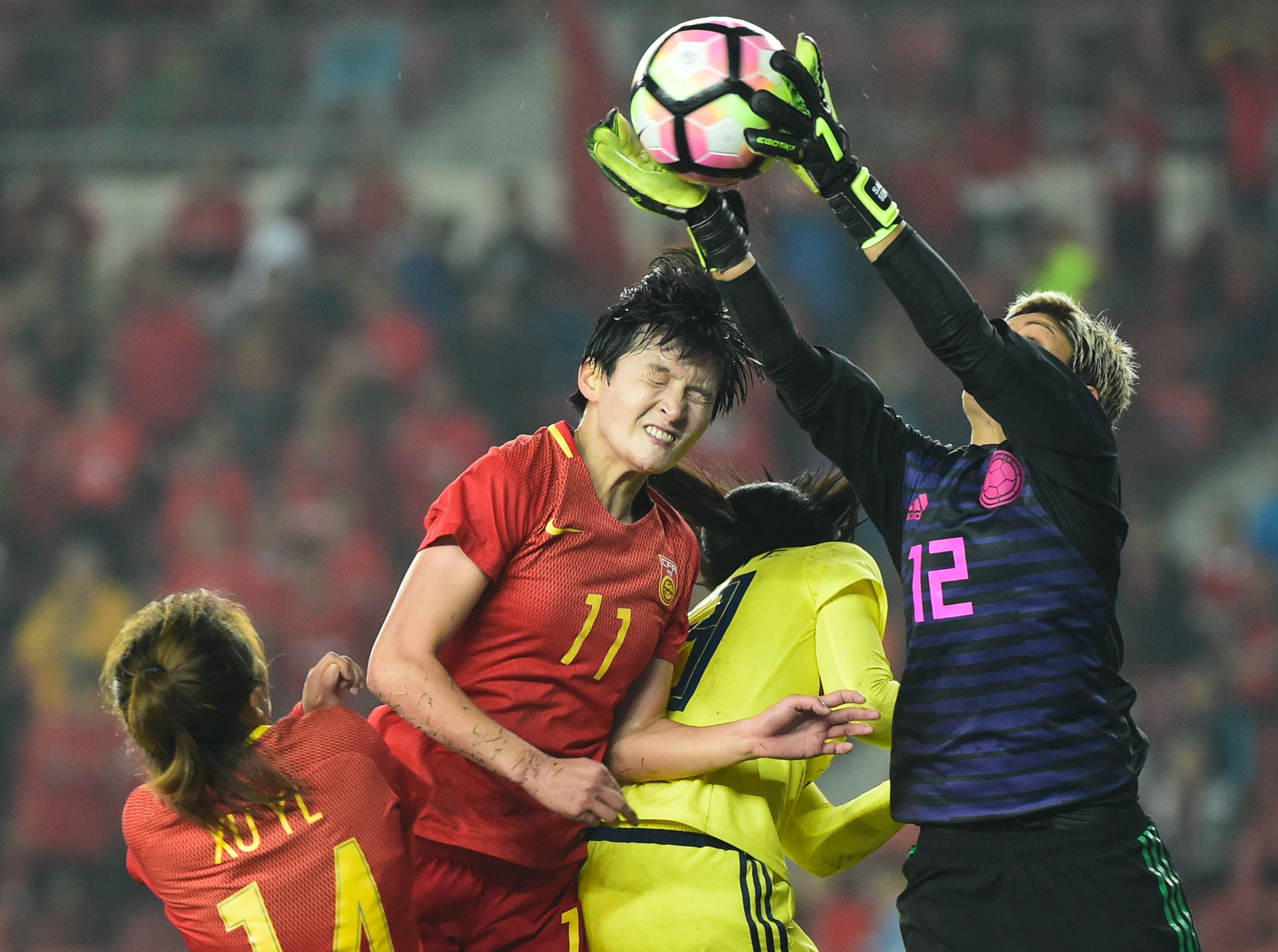 杏彩体育官网入口-关于国际足球赛:中国女足向世界传递正能量的信息