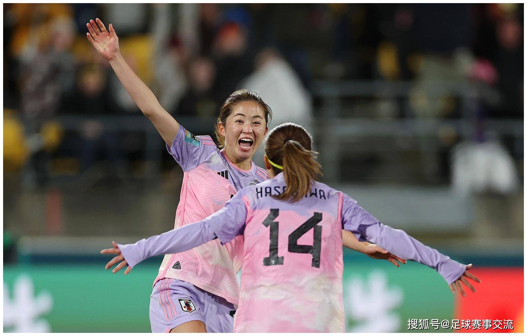 球员团结应对意外，女足比赛惊险不断的简单介绍