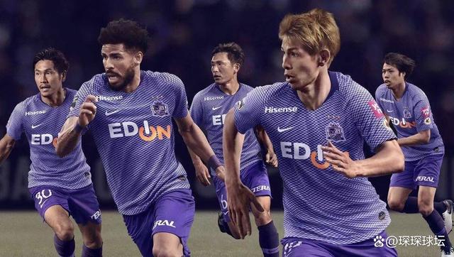 包含世界级足球赛事引发热烈争议，球迷热血沸腾的词条