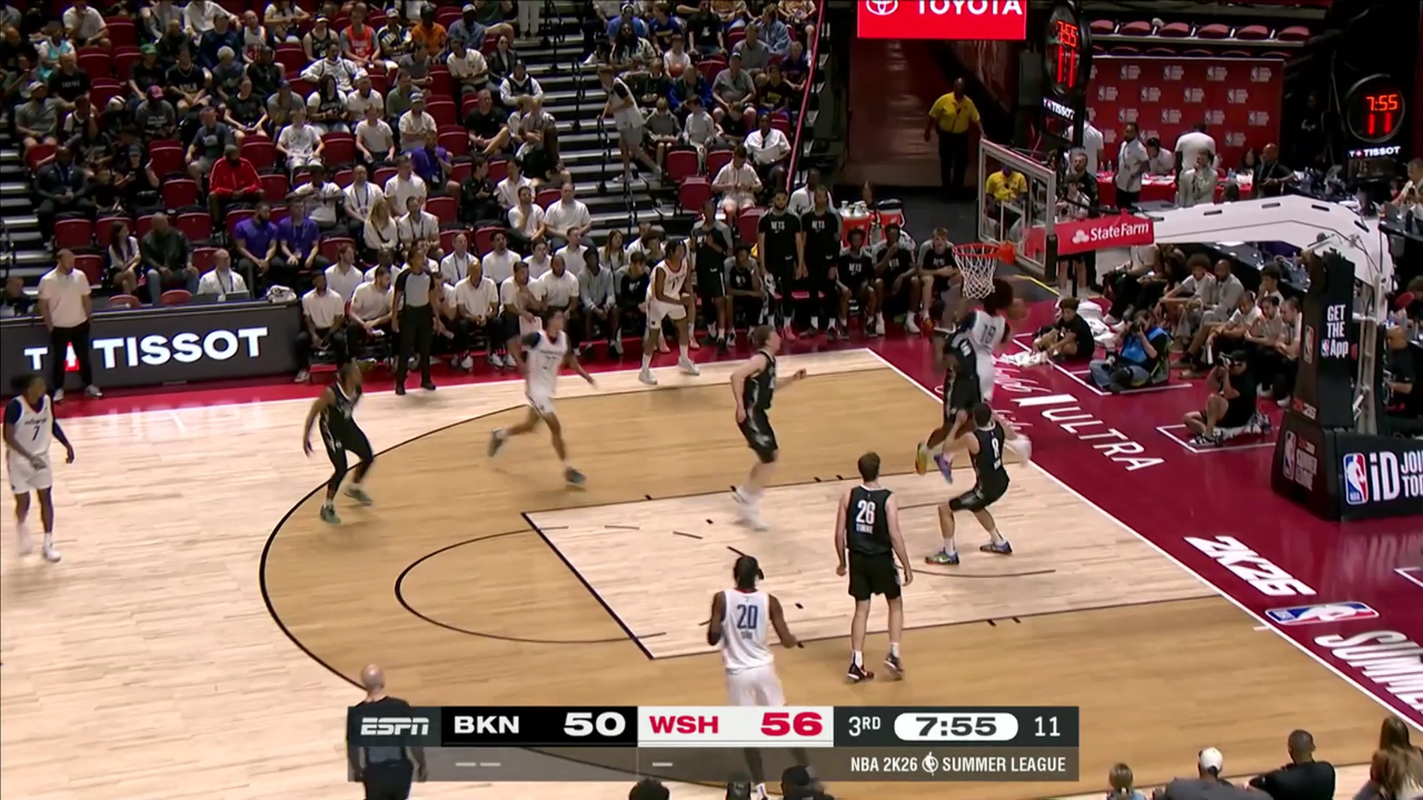 包含篮网队长庆祝队史纪录，球队复苏势不可挡的词条