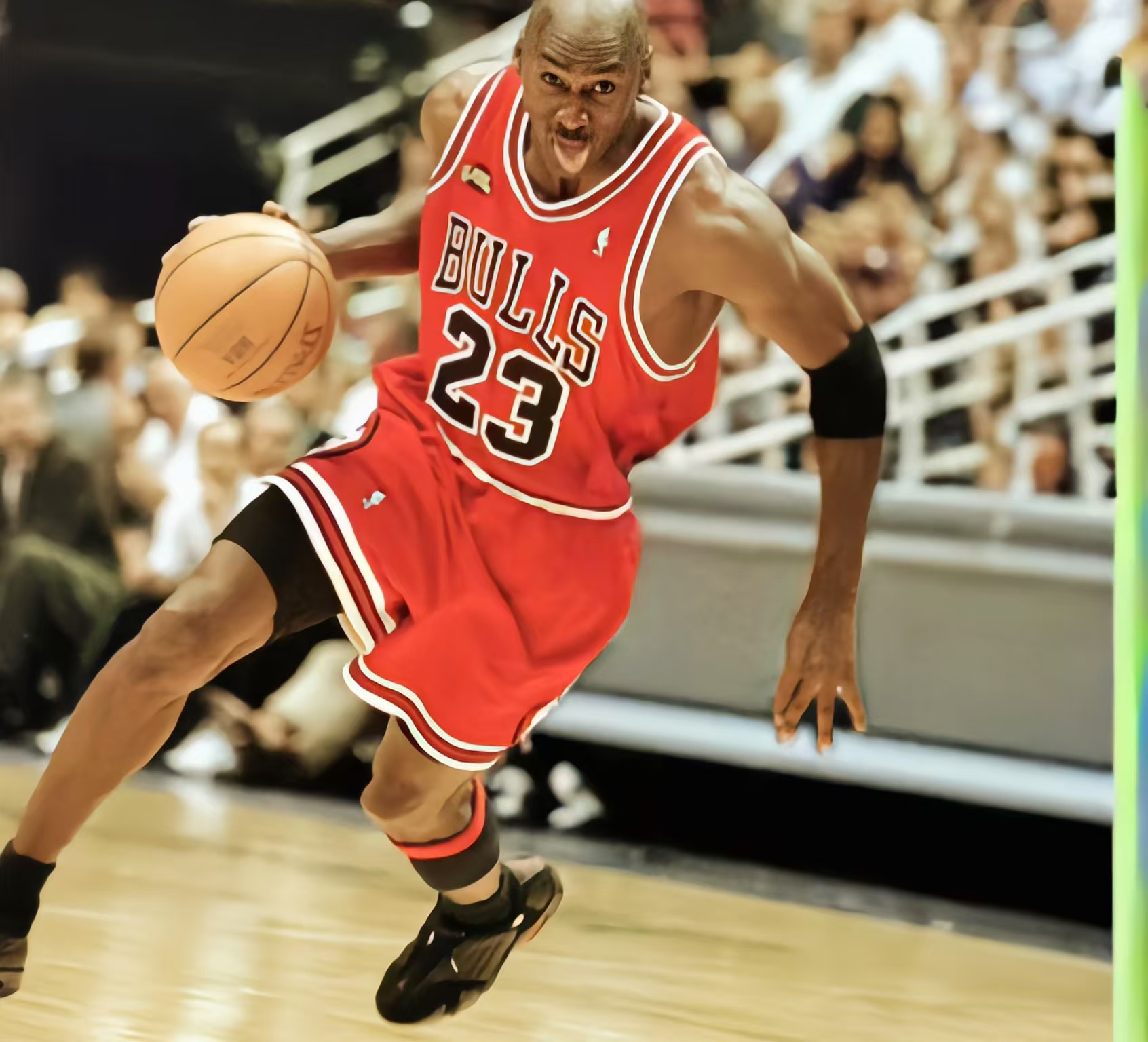 杏彩体育中国官网-足球明星闪耀篮球赛场，打破记录夺冠