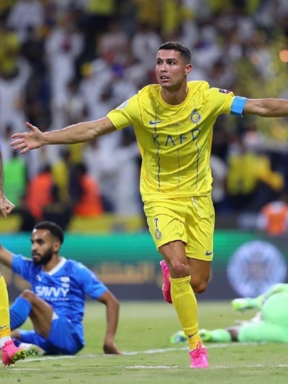 足球明星闪耀篮球赛场,打破记录夺冠 足球明星闪耀篮球赛场,打破记录夺冠