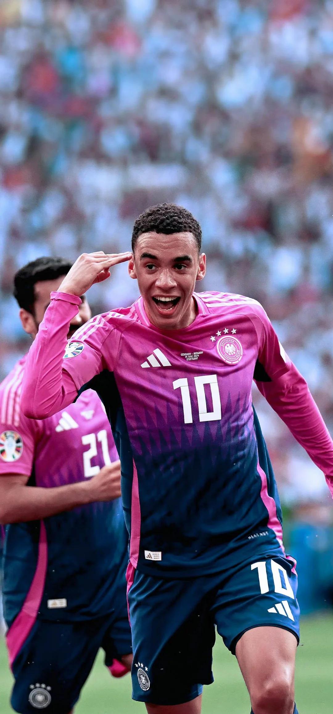 匈牙利队艰难晋级欧洲杯四强