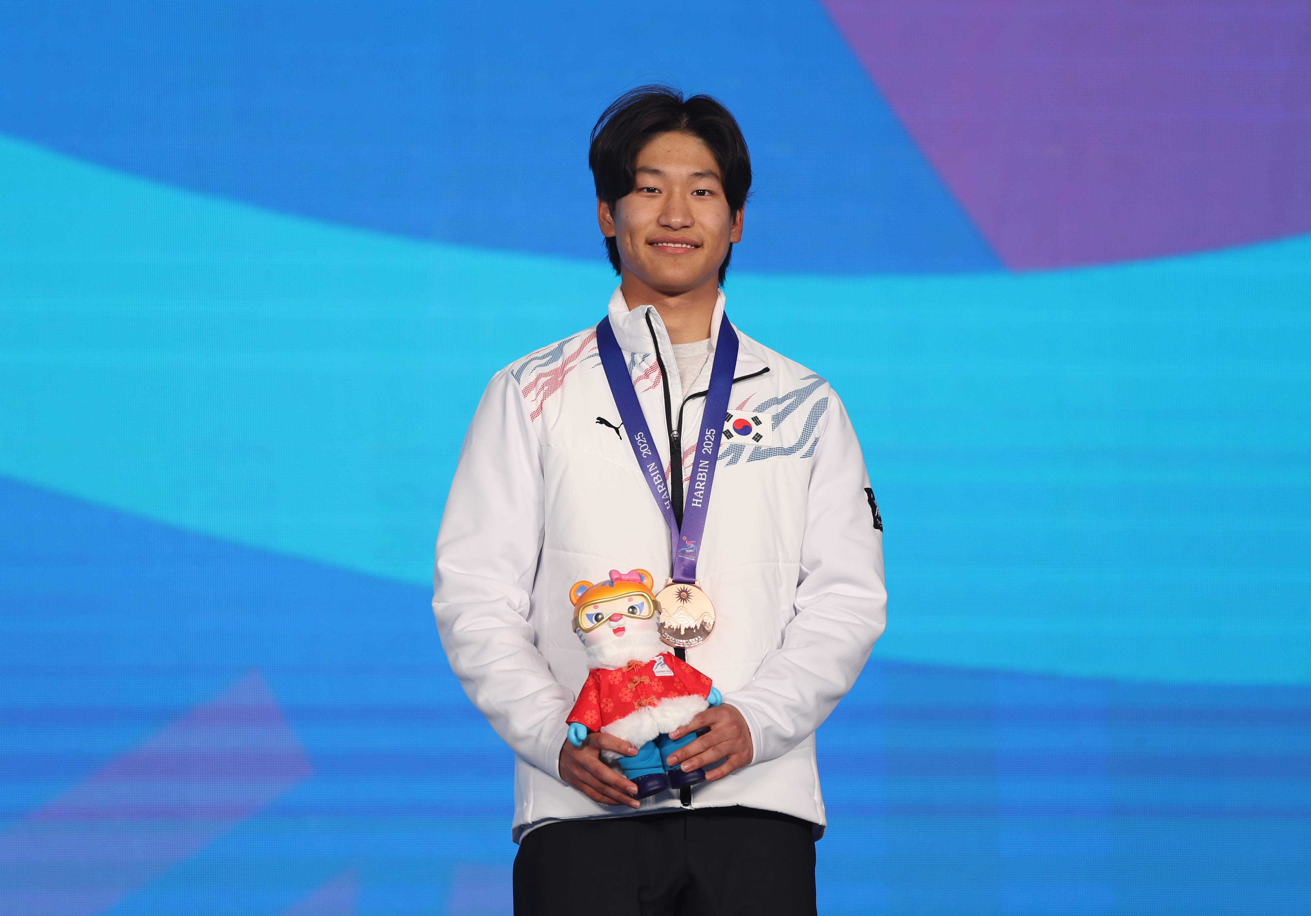 杏彩体育网页版入口-包含拉脱维亚滑雪选手技压群雄，登上领奖台的词条