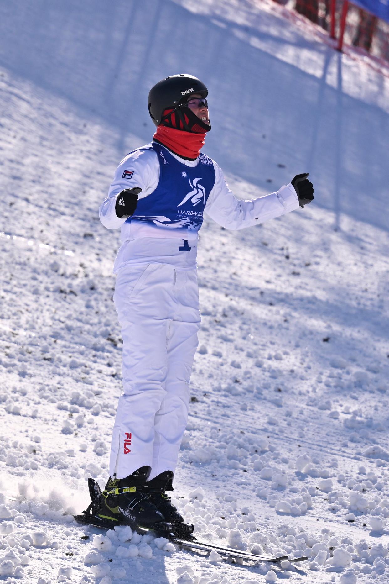包含拉脱维亚滑雪选手技压群雄，登上领奖台的词条
