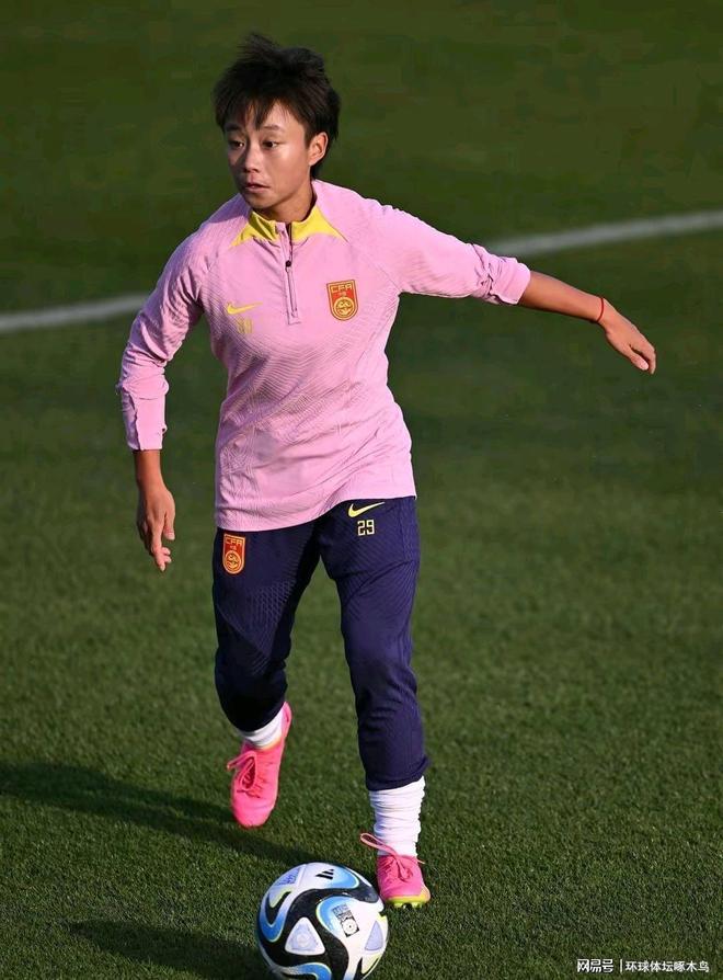 体坛里，女足运动员呈现出色表现