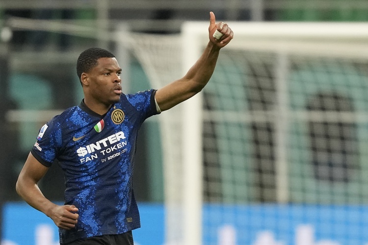 意甲球队新援亮相，助阵联赛首秀获胜