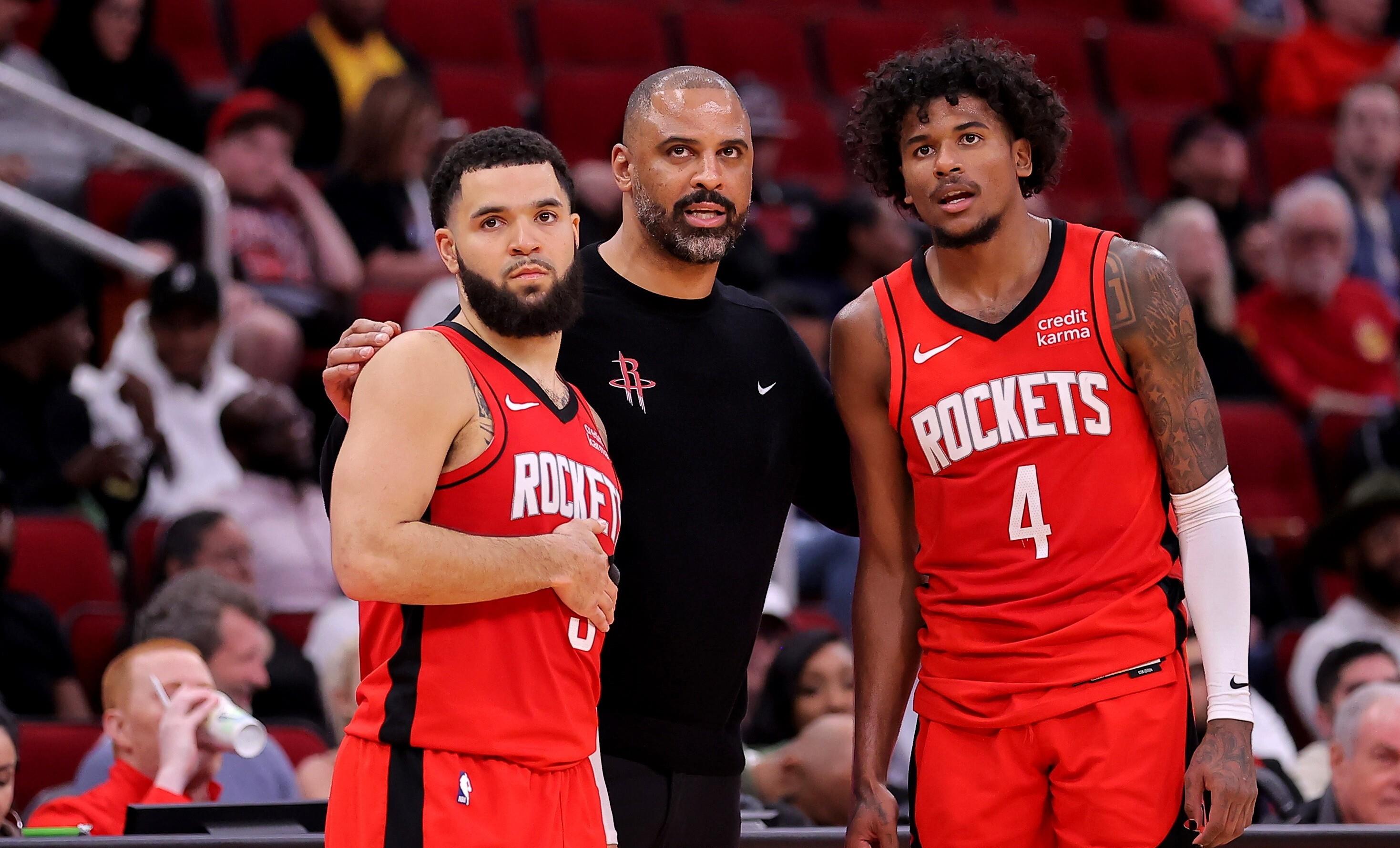 火箭主帅指责球员防守不力,需重视防守训练 火箭主帅指责球员防守不力,需重视防守训练