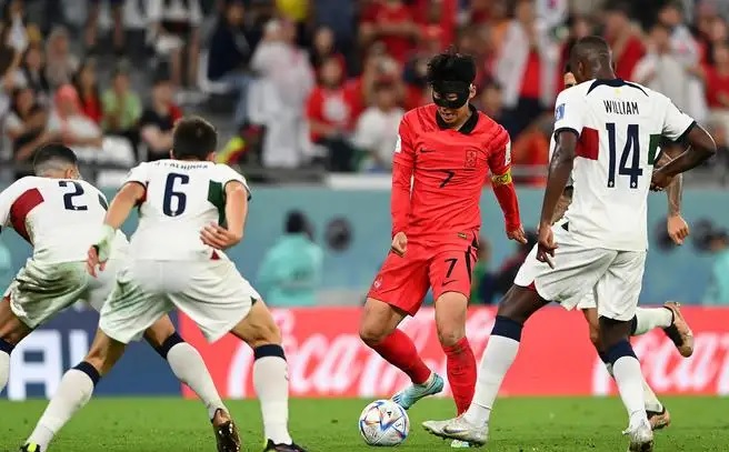 杏彩体育中国官网-葡萄牙队在比赛中战胜了乌拉圭队，小组出线