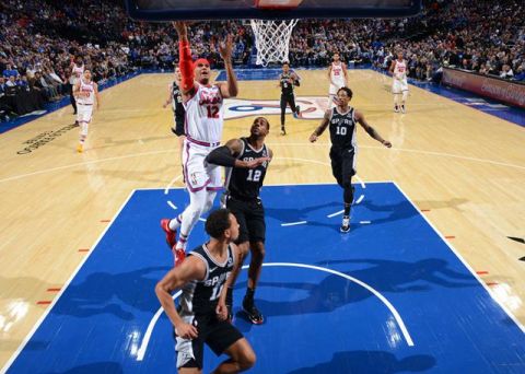 杏彩体育网站-76人惜败马刺，埃文斯独得分的简单介绍