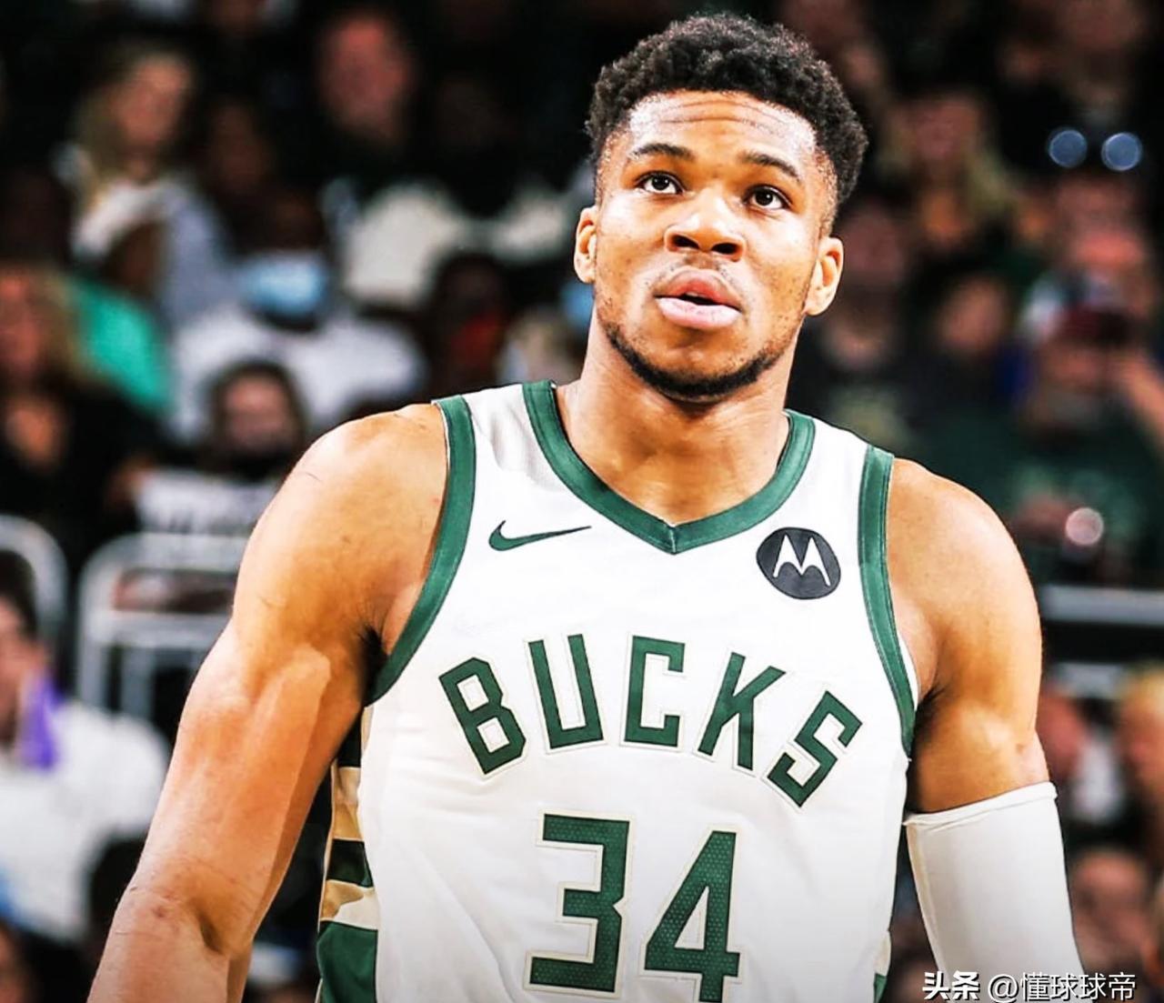 杏彩体育中国官网-雄鹿大胜开拓者，字母哥35分