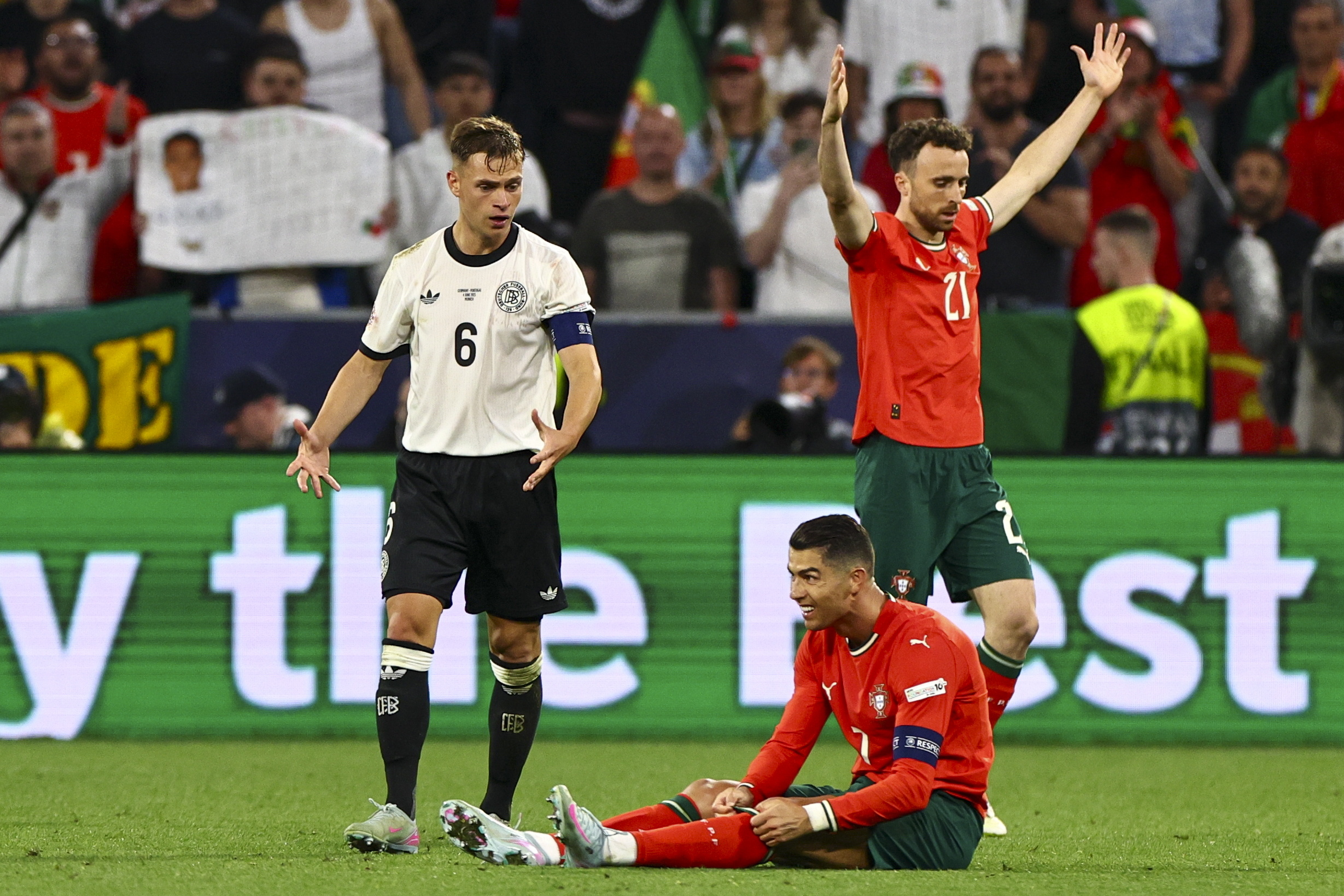 杏彩体育网页版入口-葡萄牙门将频频奉献神扑，助球队成功杀入欧国联四强的简单介绍