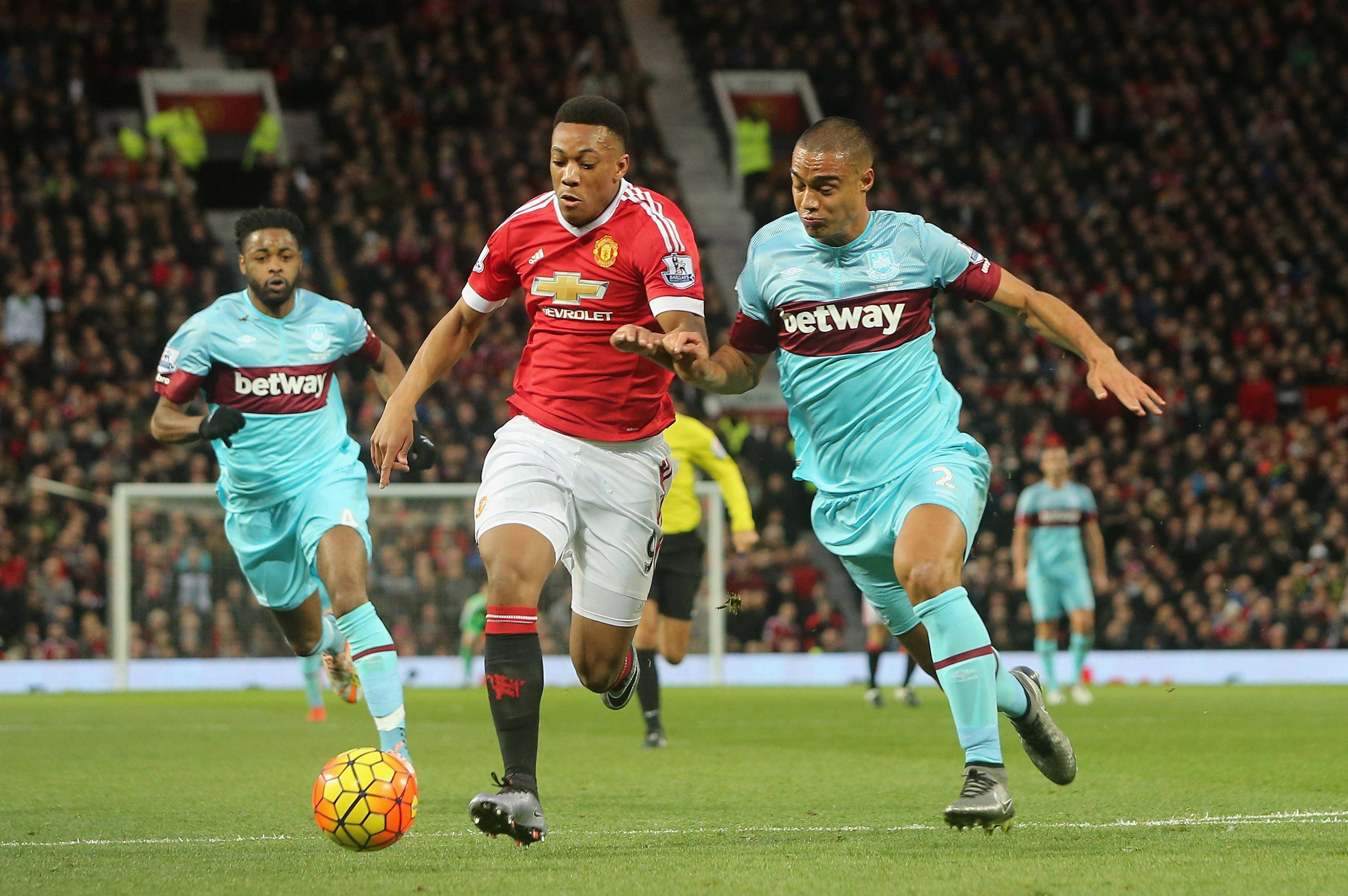 包含西汉姆联队在场上表现抢眼,取得比赛胜利的词条 包含西汉姆联队在场上表现抢眼,取得比赛胜利的词条