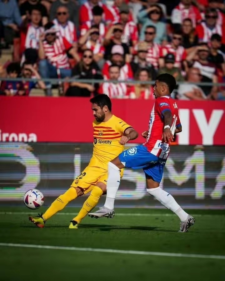 杏彩体育登录-皇马出击瓦伦西亚，双方角逐激励！