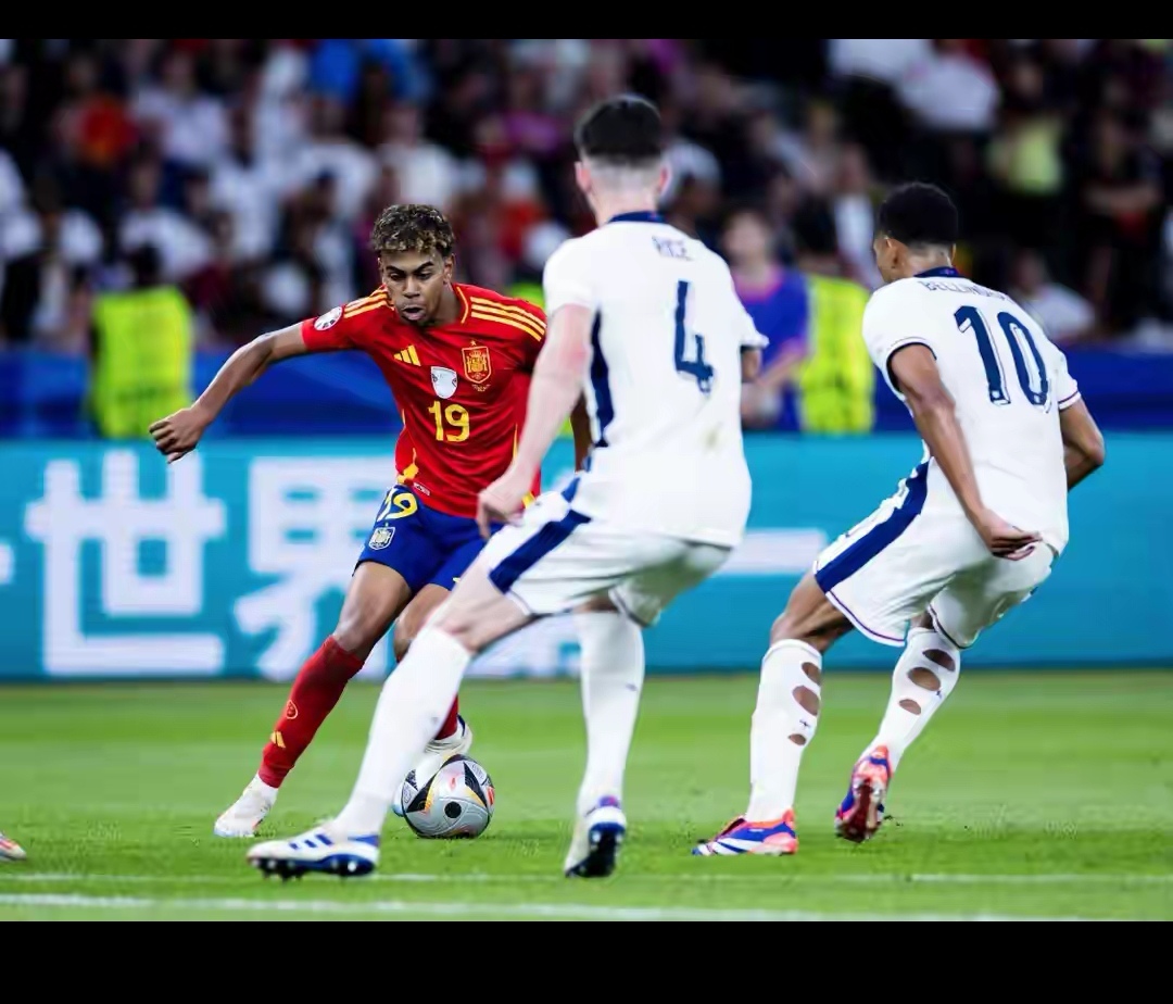 杏彩体育网页版登录入口-足球赛事风云变幻，欧洲预选赛势如破竹的简单介绍